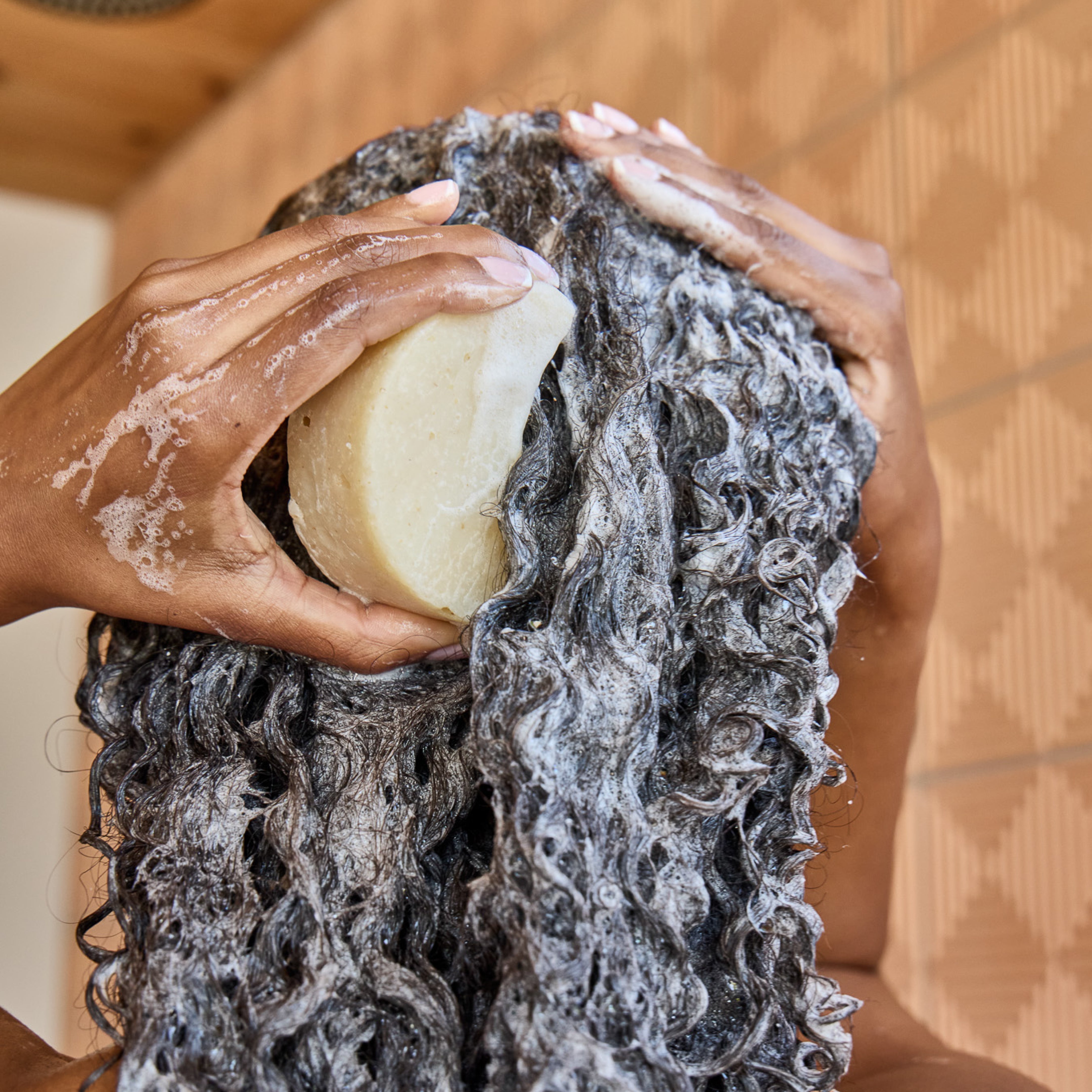 How to Moisturise Your Scalp Naturally for Healthy, Happy Hair